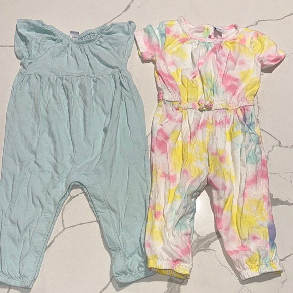Two Old Navy Baby Girl Toddler Short Sleeve Jumpsuits 18-24M - Picture 1 of 1